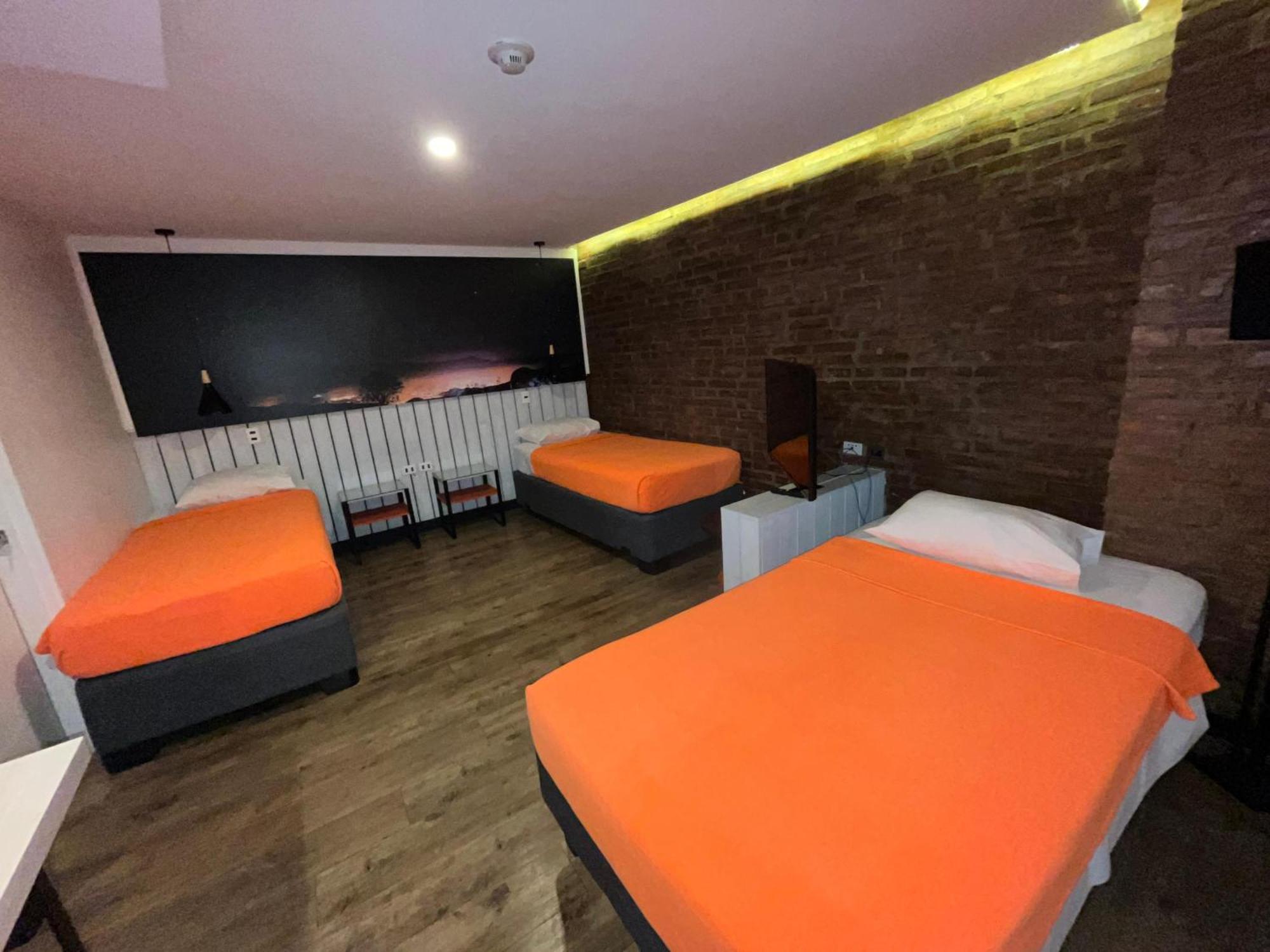 Hostal Boutique Black Cat Santiago del Cile Esterno foto
