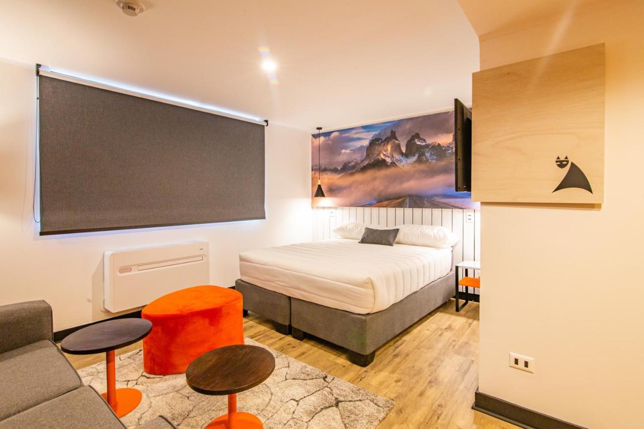 Hostal Boutique Black Cat Santiago del Cile Esterno foto