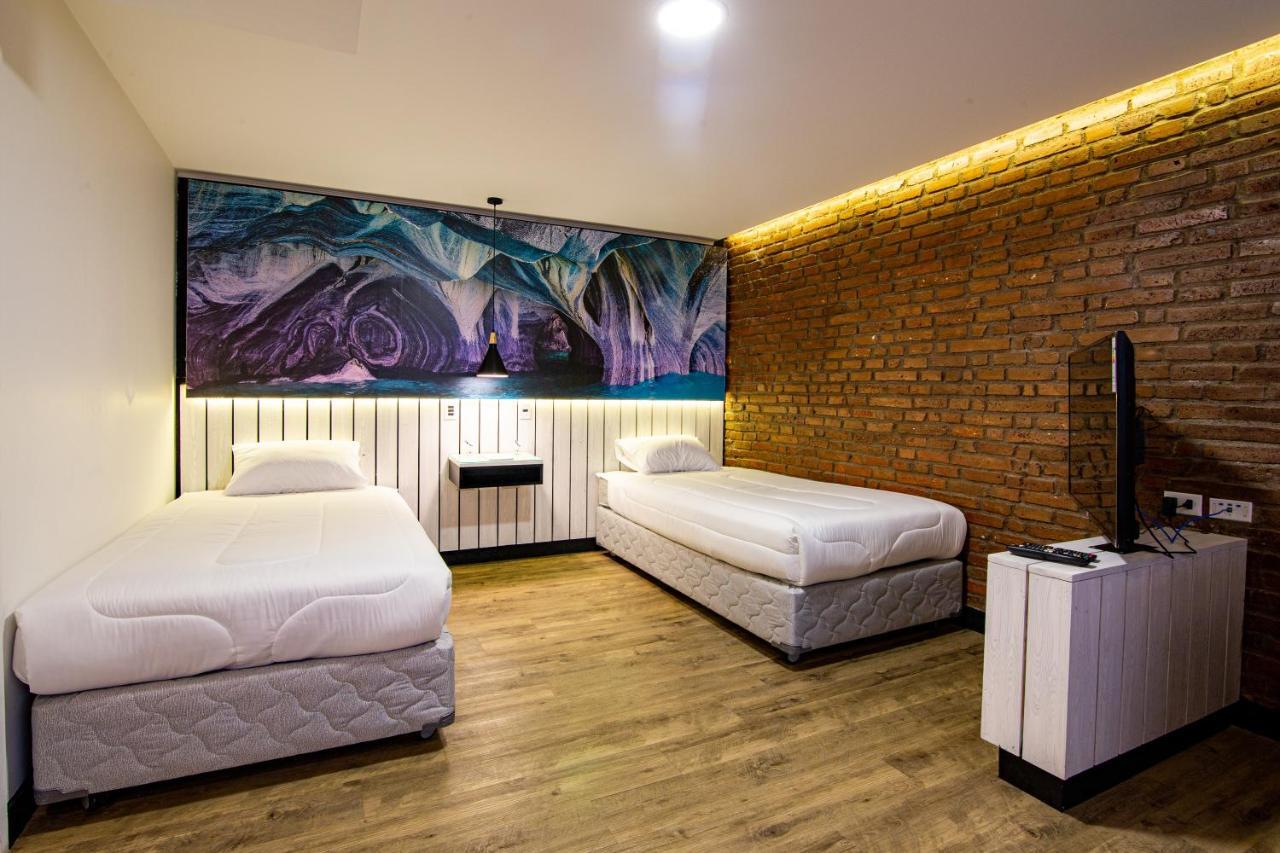 Hostal Boutique Black Cat Santiago del Cile Esterno foto